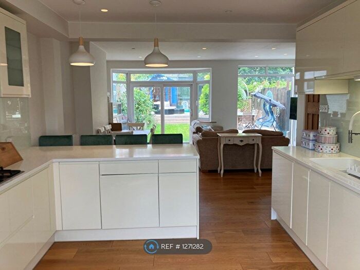 3 Bedroom Semi-Detached House To Rent In Sydenham Park Road, London, SE26