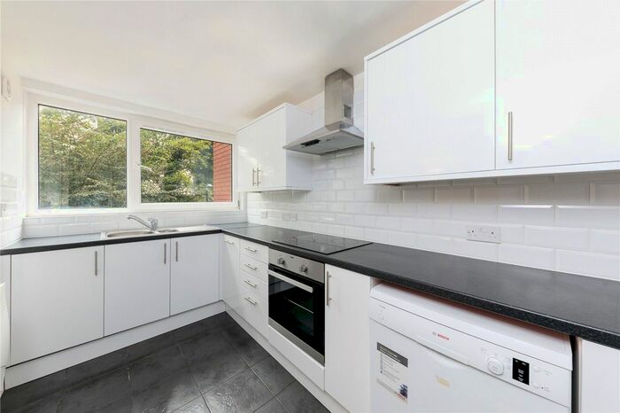 3 Bedroom Flat To Rent In Bakersfield, London, N7