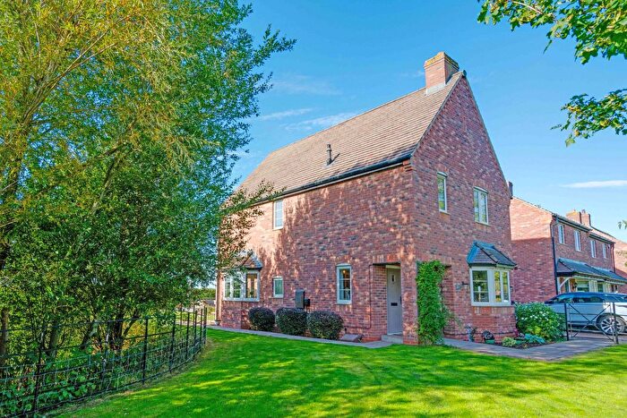4 Bedroom Detached House For Sale In Edgehill View, Gaydon, CV35