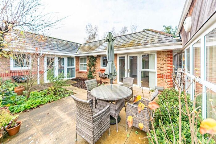 1 Bedroom Apartment For Sale In Fontwell Avenue, Eastergate, PO20