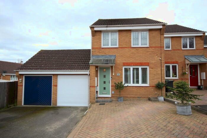 3 Bedroom End Of Terrace House To Rent In Stadler Close, Maidstone, Kent, ME16