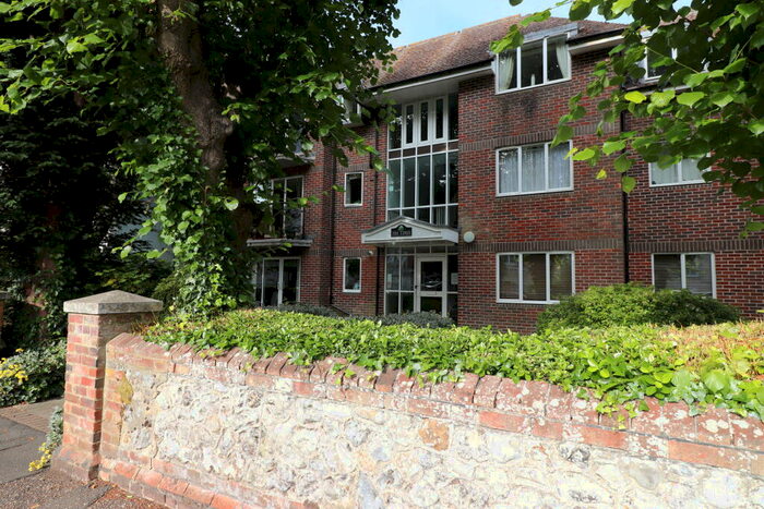 2 Bedroom Flat To Rent In St. Botolphs Road, Worthing, BN11