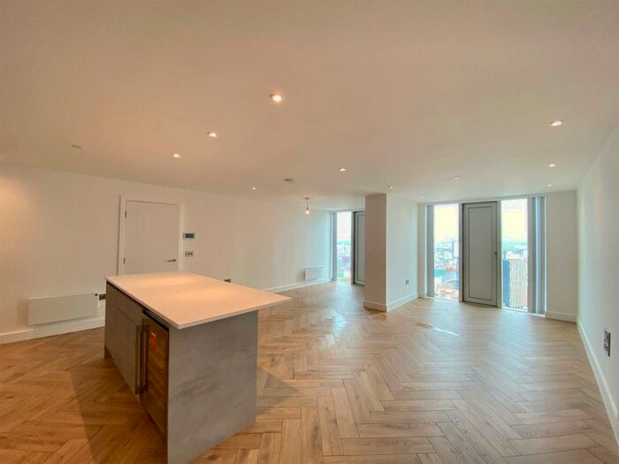 2 Bedroom Apartment To Rent In Silvercroft Street, Manchester, M15