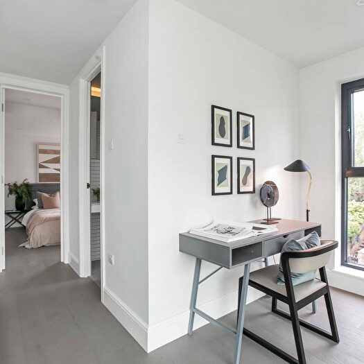 2 Bedroom Maisonette To Rent In The Clipper Building, Rotherhithe, SE16