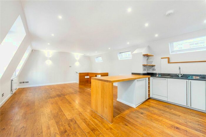 2 Bedroom Mews To Rent In Cavendish Mews North, Marylebone, London, W1W