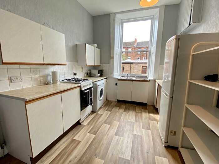 3 Bedroom Flat To Rent In Highburgh Road, Glasgow, G12