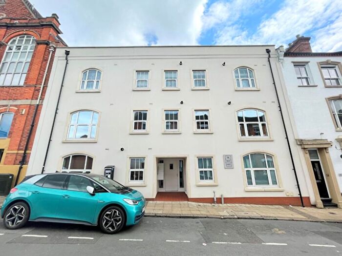 1 Bedroom Apartment For Sale In Hazelwood Road, Northampton, NN1