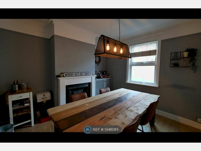 2 Bedroom End Of Terrace House To Rent In High Street, Huntingdon, PE26