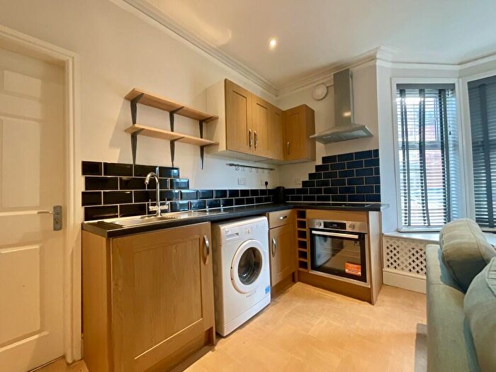 1 Bedroom Apartment To Rent In West Parade, Lincoln, LN1