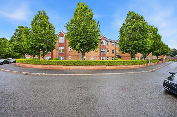 2 Bedroom Flat For Sale In Harthill Close, Northwich, CW9