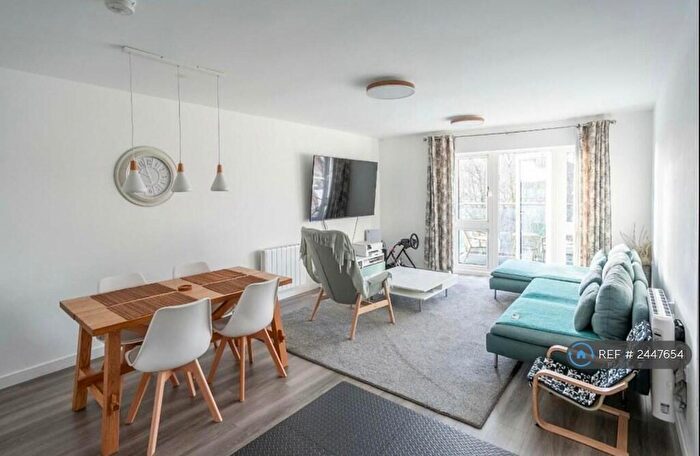 3 Bedroom Flat To Rent In Frogmore Road, Hemel Hempstead, HP3
