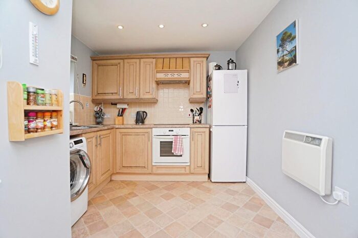 2 Bedroom Flat For Sale In St. Francis Close, Crosspool, Sheffield, S10