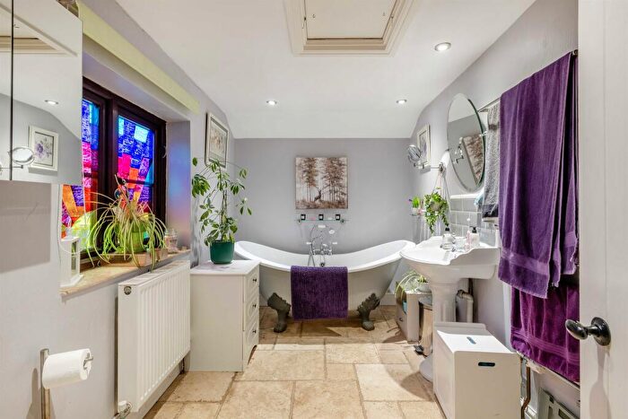 6 Bedroom Detached House For Sale In Mattishall Road, Honingham, Norwich, NR9
