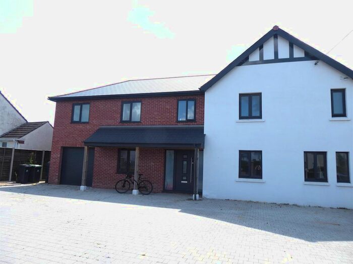 5 Bedroom Detached House To Rent In Manston Road, Sturminster Newton, DT10