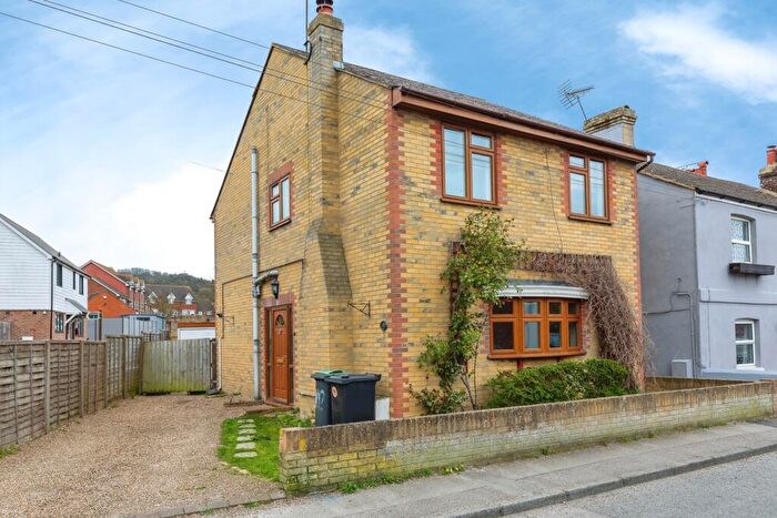 4 Bedroom Detached House For Sale In High Street, Wouldham, Rochester, Kent, ME1