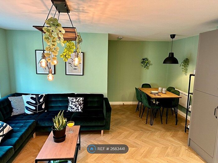 5 Bedroom Semi Detached House To Rent In Crookesmoor Road, Sheffield, S6