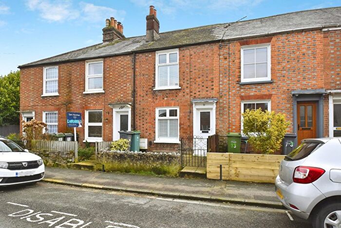 2 Bedroom Terraced House To Rent In Castle Road, Newport, PO30