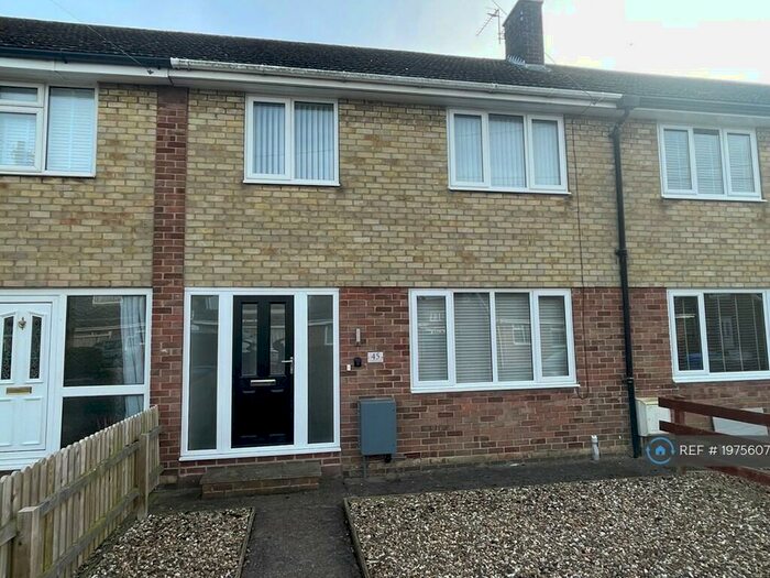 3 Bedroom Terraced House To Rent In St. Martins Road, Hull, HU12