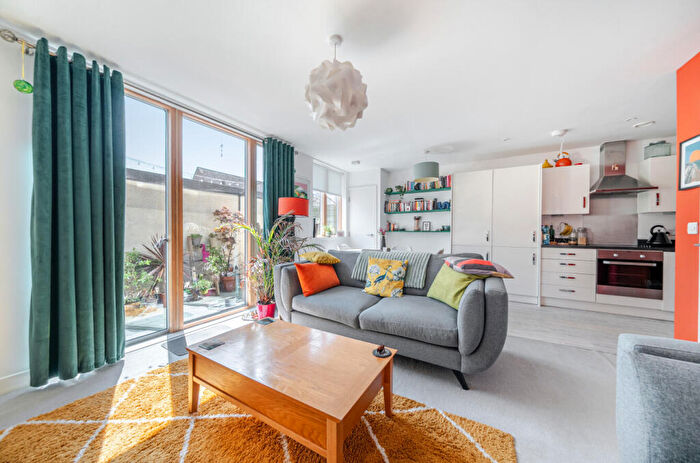 2 Bedroom Flat For Sale In Dorset Gardens, Brighton, East Sussex, BN2