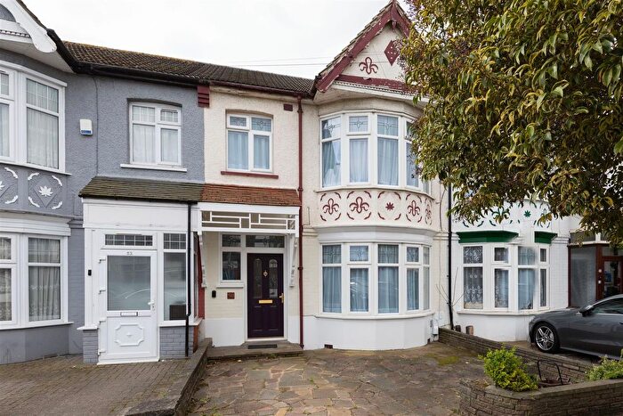 3 Bedroom Property For Sale In Rowden Road, Chingford, E4