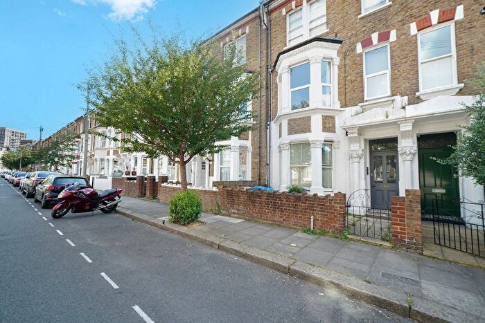 2 Bedroom Flat For Sale In Fermoy Road, London, W9