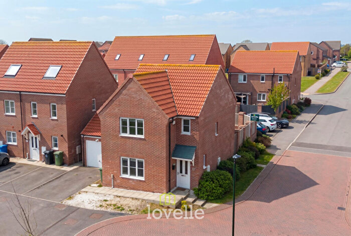 3 Bedroom Detached House For Sale In Parklands Avenue, Humberston, DN36