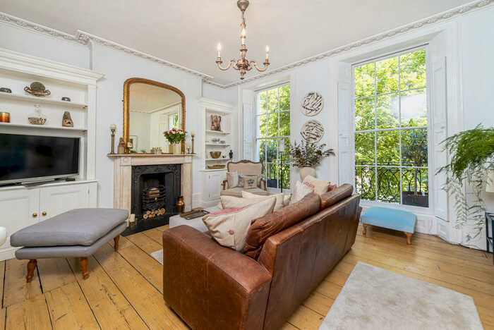 3 Bedroom Terraced House To Rent In Cloudesley Square, Islington, N1