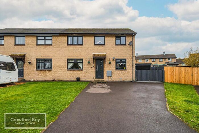 3 Bedroom House For Sale In Park Crescent, Chapel-En-Le-Frith, SK23