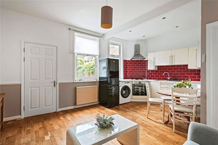 1 Bedroom Flat To Rent In Heaton Road, Tooting, CR4