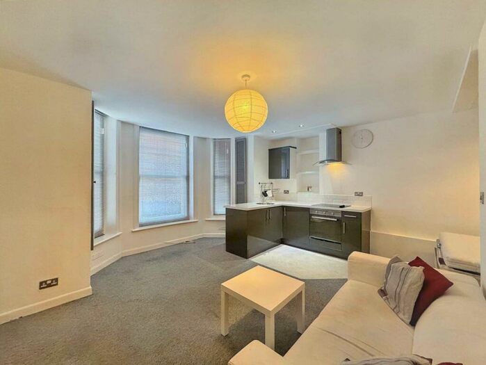 Flat To Rent In Durley Gardens, West Cliff, BH2