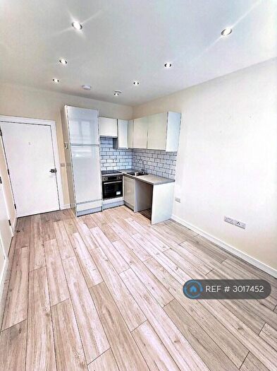 1 Bedroom Flat To Rent In Spotland Road, Rochdale, OL12