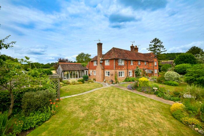 3 Bedroom Cottage For Sale In Headcorn Road, Grafty Green, ME17