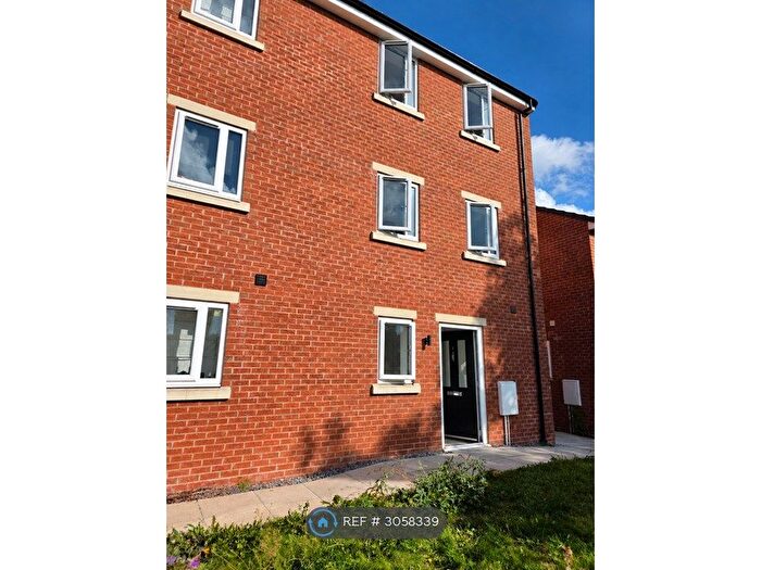 2 Bedroom Semi-Detached House To Rent In Brendan Close, Wakefield, WF2