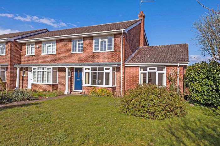 4 Bedroom End Terrace House For Sale In Lyneham Gardens, Cranbrook Drive, Maidenhead, Berkshire, SL6