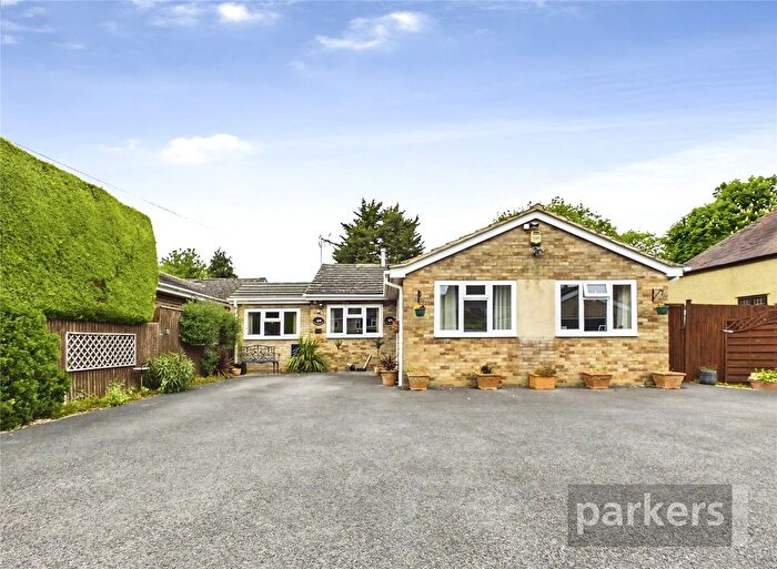 3 Bedroom Bungalow For Sale In Abingdon Road, Standlake, Witney, OX29