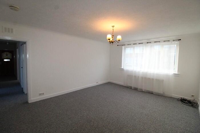 3 Bedroom Flat To Rent In Lumsden Place, Stevenston, Ayrshire, KA20