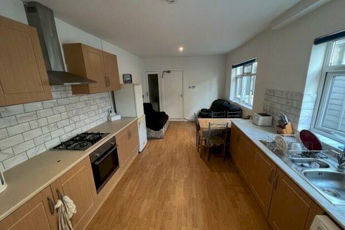 1 Bedroom Terraced House To Rent In North Road Cardiff, CF10