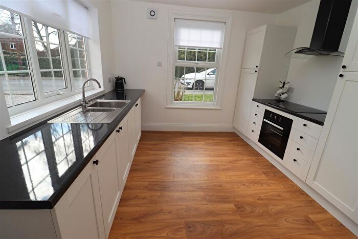 2 Bedroom Semi-Detached House For Sale In Welton Low Road, Elloughton, HU15