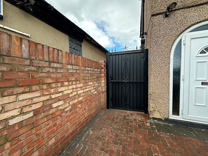 1 Bedroom Studio To Rent In Rainham, RM13