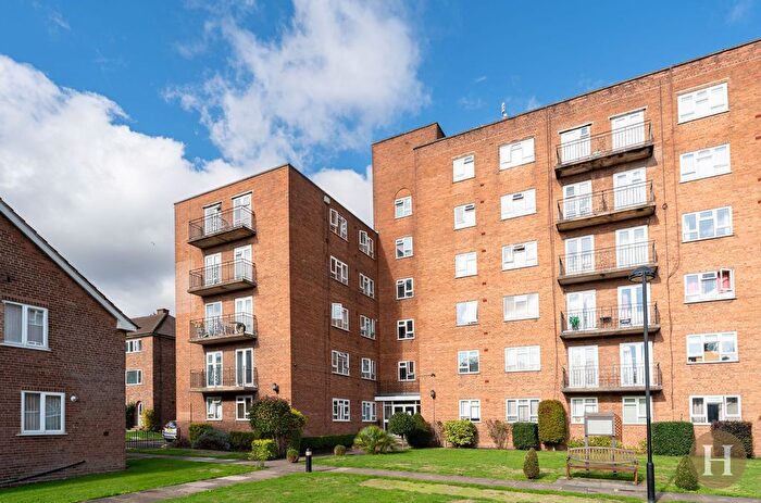 1 Bedroom Flat For Sale In West Drive, Griffin Court West Drive, B5