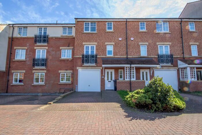 4 Bedroom Terraced House To Rent In Sanderson Villas, Gateshead, Tyne And Wear, NE8