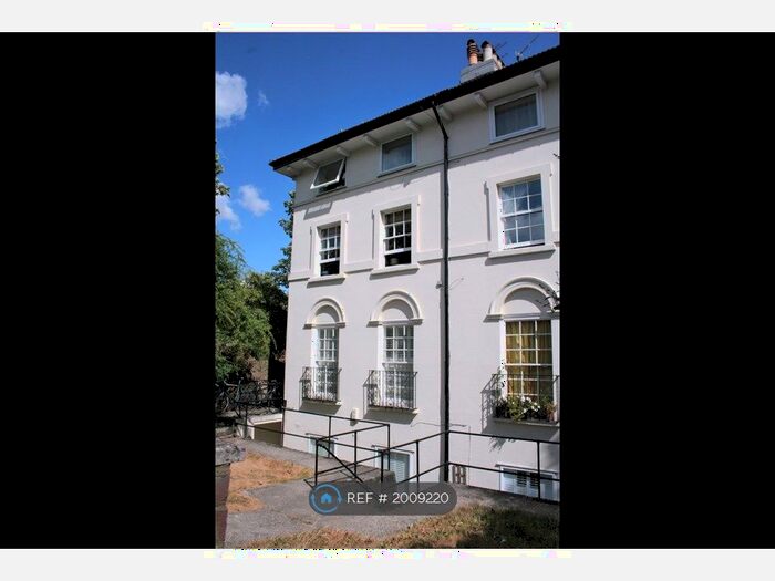 2 Bedroom Flat To Rent In Dartmouth Road, London, SE23