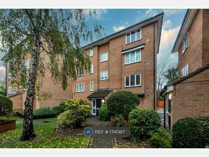 Studio To Rent In Westmoreland Drive, Sutton, SM2