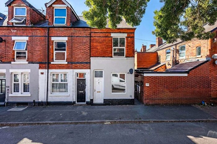 3 Bedroom End Of Terrace House To Rent In Kentwood Road, Nottingham, NG2