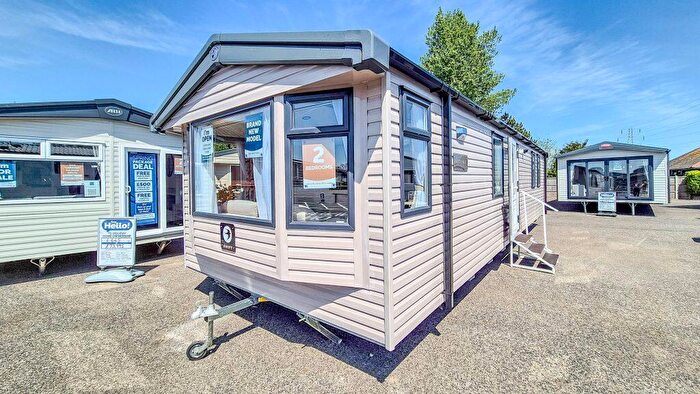 2 Bedroom Park Home For Sale In Birchington Vale Holiday Park, CT7