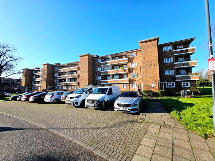 1 Bedroom Flat To Rent In Gauntlett Court, Sudbury, Wembley, HA0