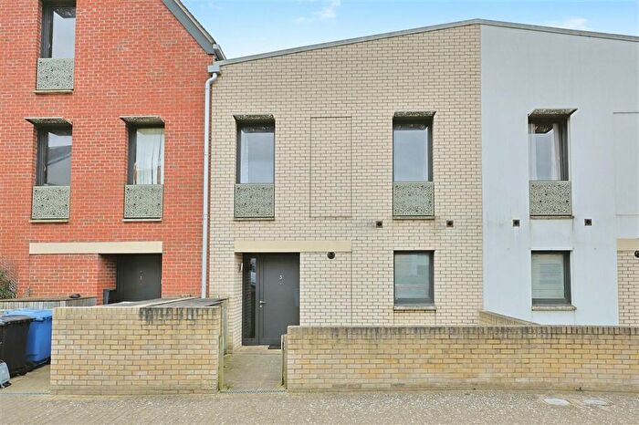 3 Bedroom Terraced House For Sale In Shepherd Purse Way, Norwich, NR5