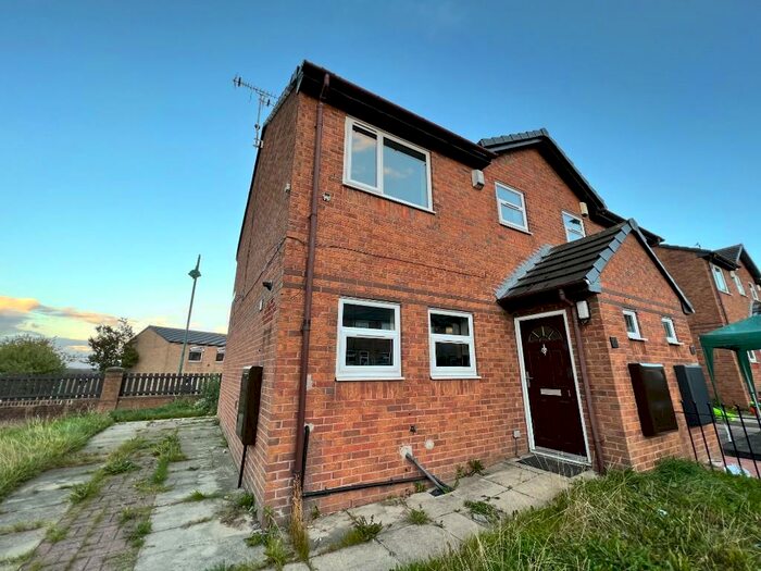 3 Bedroom Semi-Detached House To Rent In Argent Way, Bradford, West Yorkshire, BD4