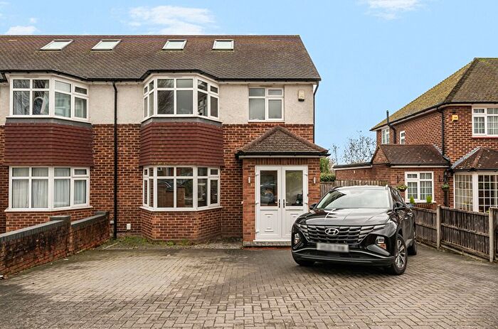 4 Bedroom Semi Detached House For Sale In Mount Pleasant, Cockfosters, Barnet, EN4