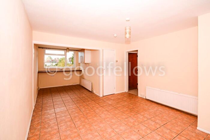 4 Bedroom House To Rent In Gloucester Gardens, Sutton, Surrey, SM1